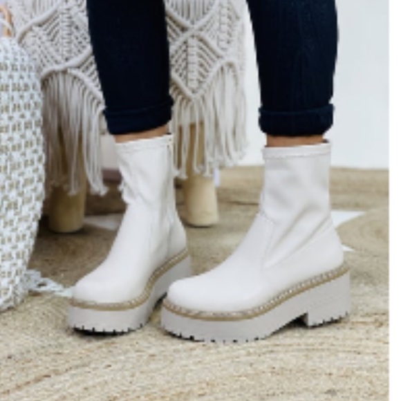 COPY - Soda Bone Chunky Platform Boots - Picture 1 of 9